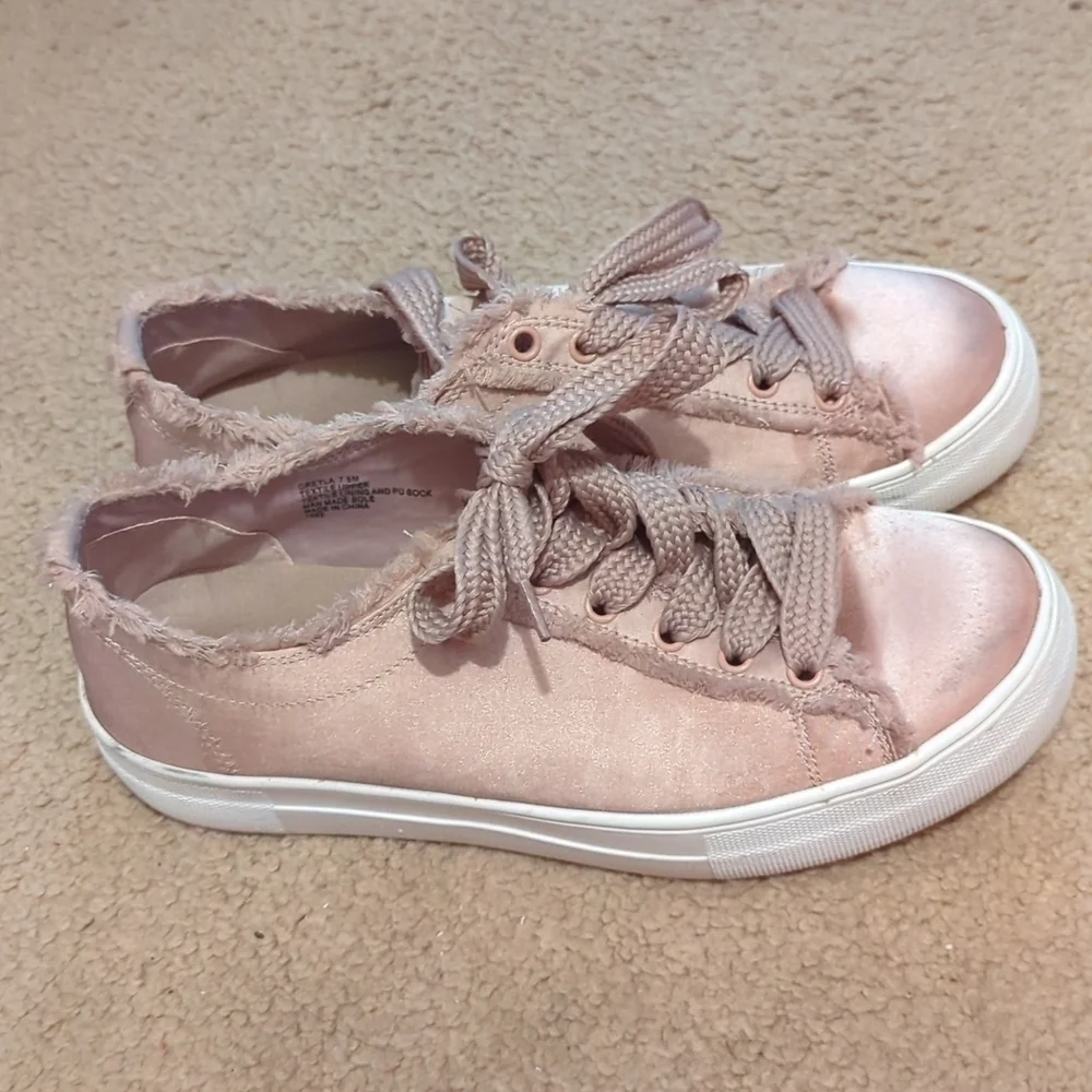 Steve Madden Greyla Satin Pink Platform Sneakers Size 7.5
